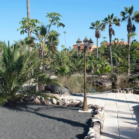 Oasis Royal 3 Piscinas *