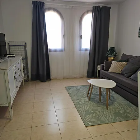 Oasis Royal 3 Piscinas Apartman *